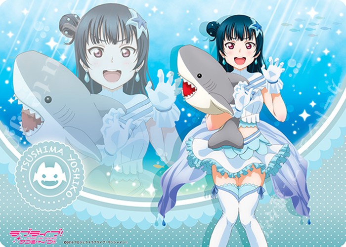 キャラクター万能ラバーマット ラブライブ！サンシャイン!! 「津島 善子」ぬいぐるみ抱っこVer. | 販売 | サプライ